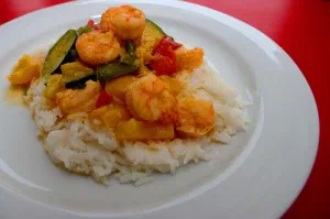 Garnelen in Kokosmilch mit frischem Gemüse