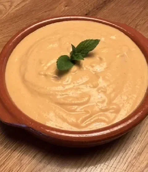 Klassisches cremiges Hummus