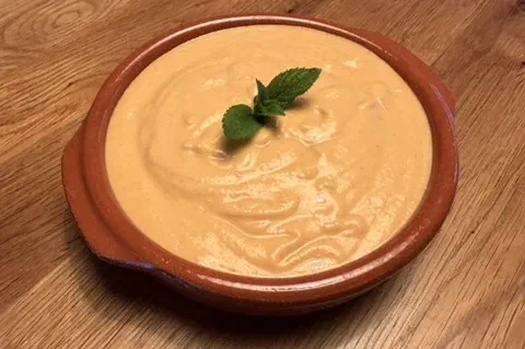 Klassisches cremiges Hummus