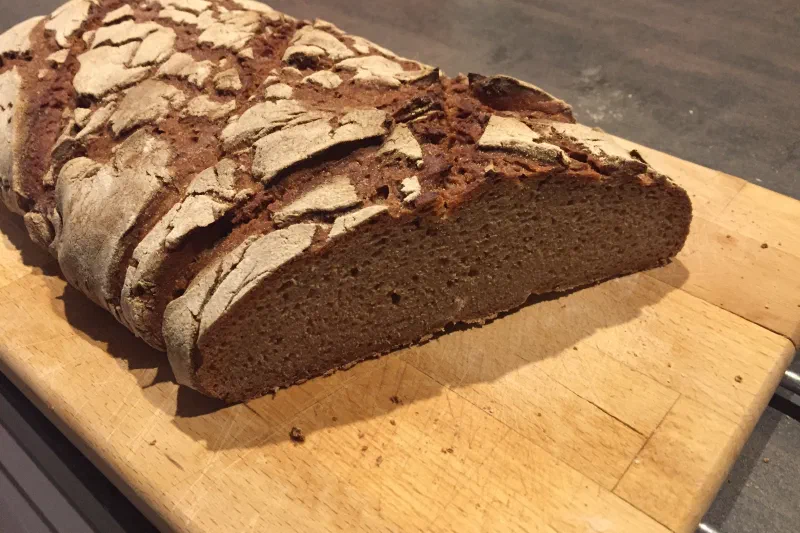Roggenbrot mit Sauerteig