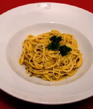 Spaghetti mit Rosmarin-Sonnenblumenkern Pesto