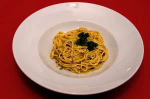 Spaghetti mit Rosmarin-Sonnenblumenkern Pesto